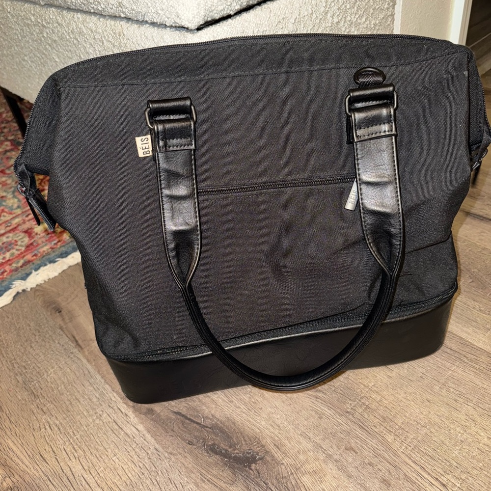 BEIS mini weekender bag in black - gently used